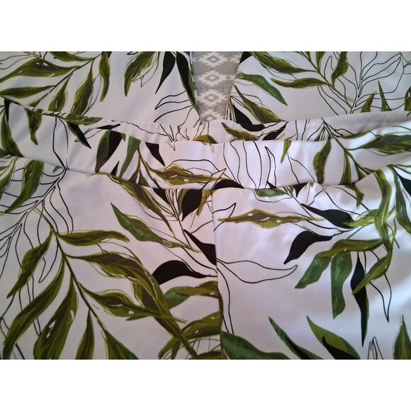 Susan Graver womens Stretch Pull-On Capri Pants Size 1X White Green Floral - Picture 3 of 4